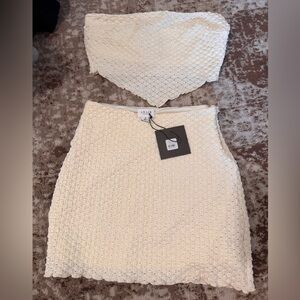 Le Lis Cream Skirt Set